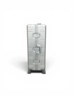 HEUER Aluminium Premium 2026 LINE in Silber All-Inclusive Reise Paket + Heuer Aluminium Wallet in Silber – Bild 9